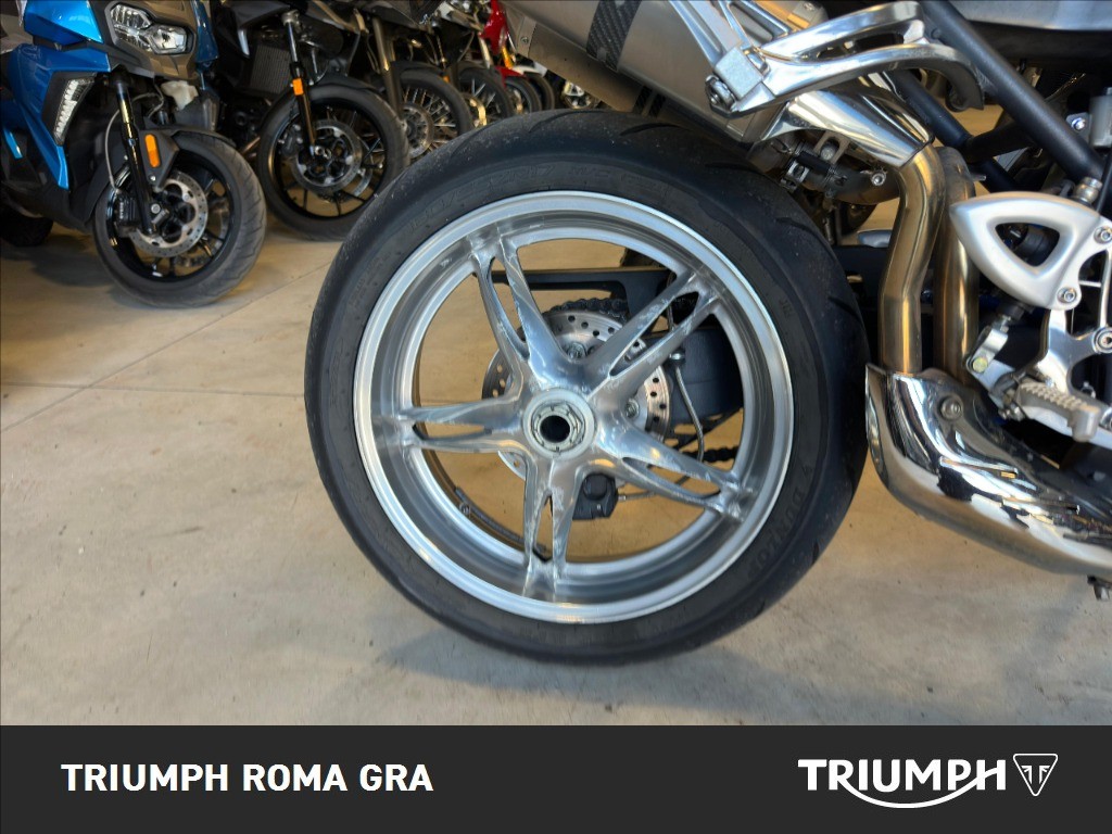 TRIUMPH Speed Triple 1050 