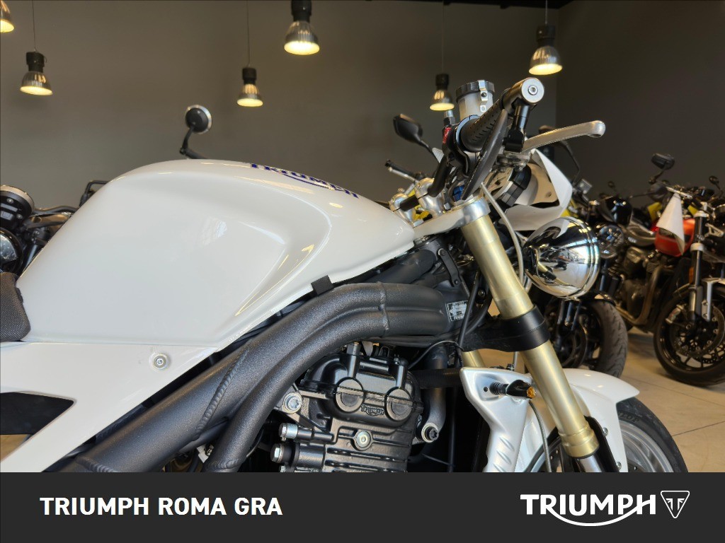 TRIUMPH Speed Triple 1050 