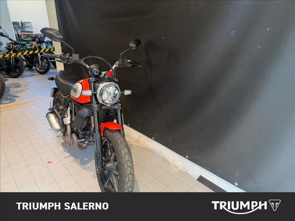 DUCATI Scrambler 800 Icon Orange