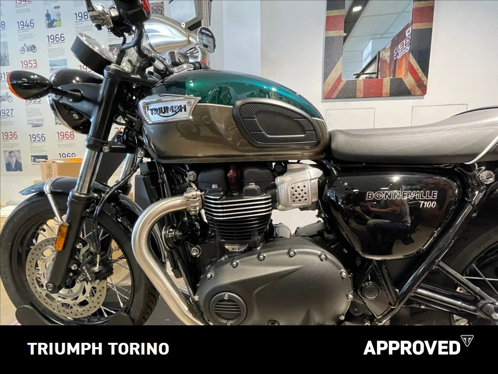 TRIUMPH Bonneville 900 T100 