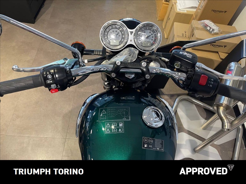 TRIUMPH Bonneville 900 T100 