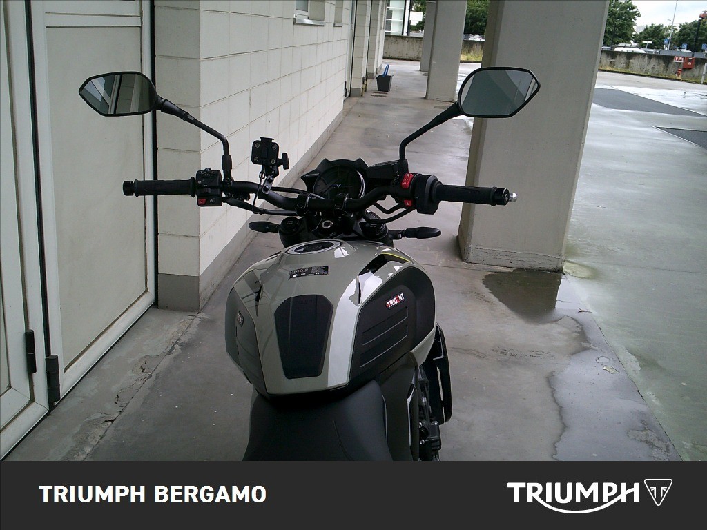 TRIUMPH Trident 660 Jet Black Abs #6