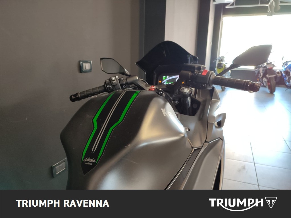 KAWASAKI Ninja 650 