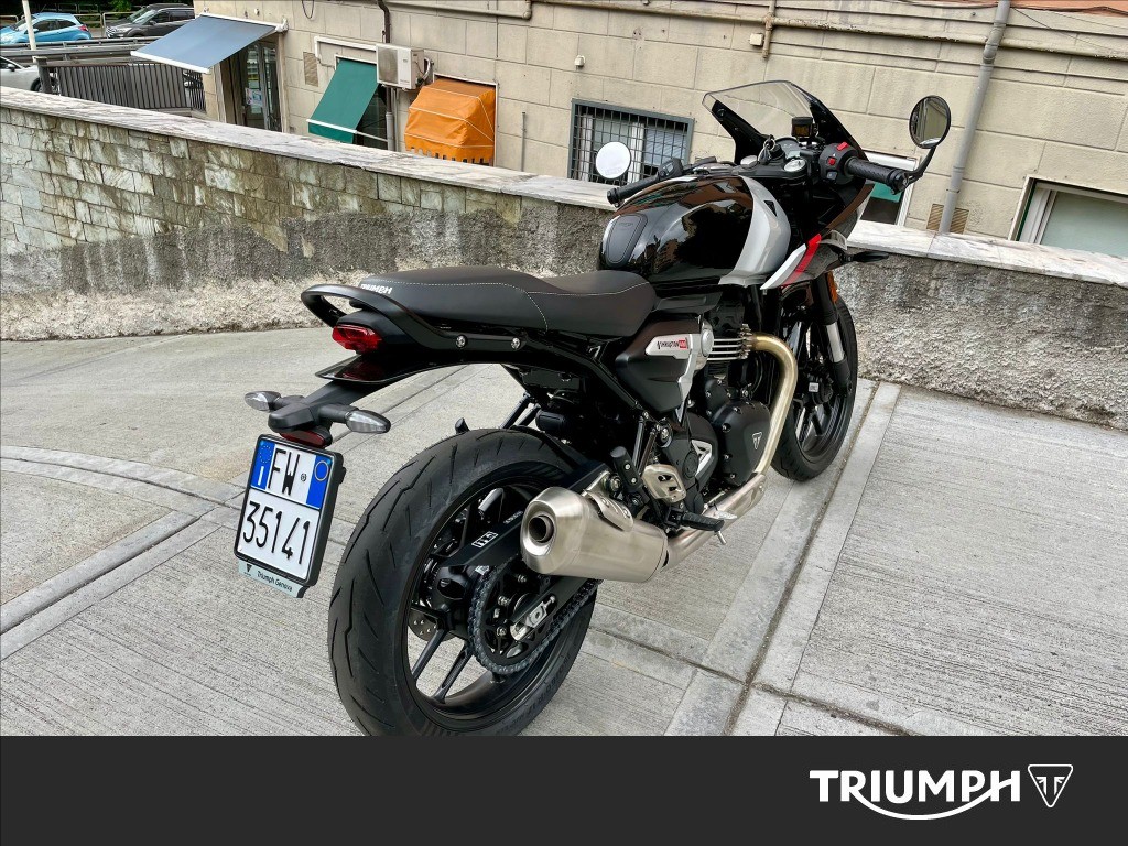 TRIUMPH Thruxton 400 Phantom Black / Aluminium Silver Abs