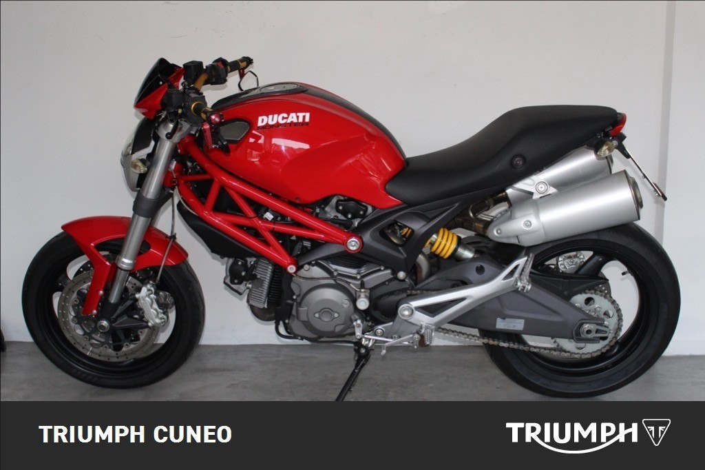 DUCATI Monster 696 