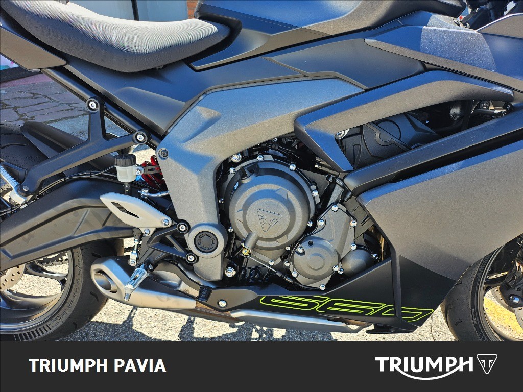 TRIUMPH Daytona 660 Abs