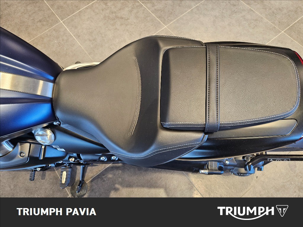 TRIUMPH Rocket III 2500 Storm R