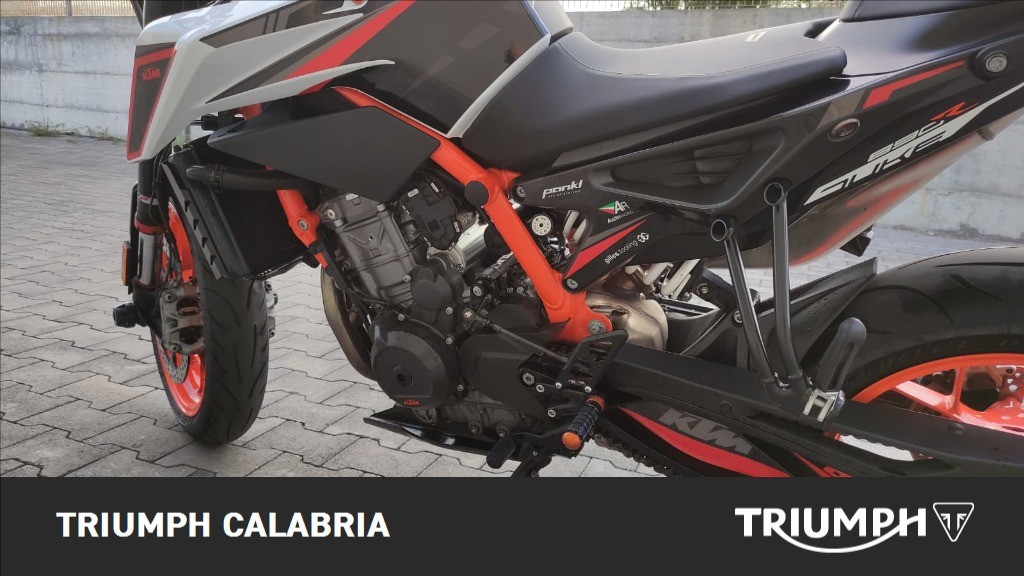 KTM 890 Duke R