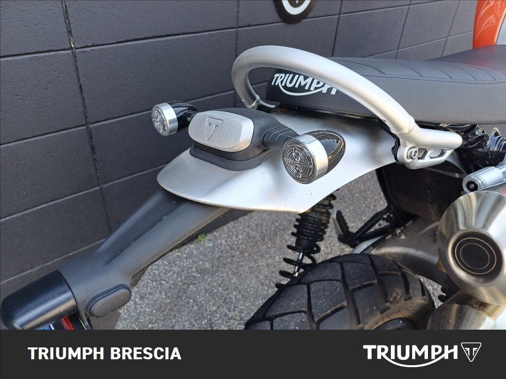 TRIUMPH Scrambler 1200 XE Baja Orange/Phantom Black Abs