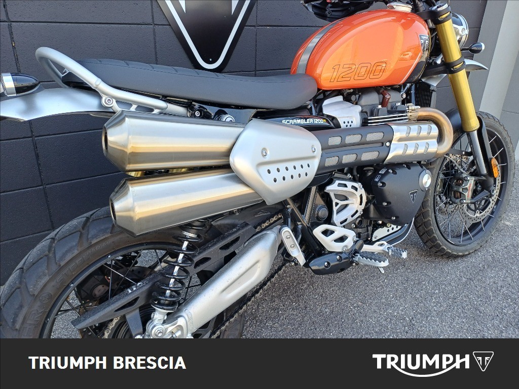 TRIUMPH Scrambler 1200 XE Baja Orange/Phantom Black Abs