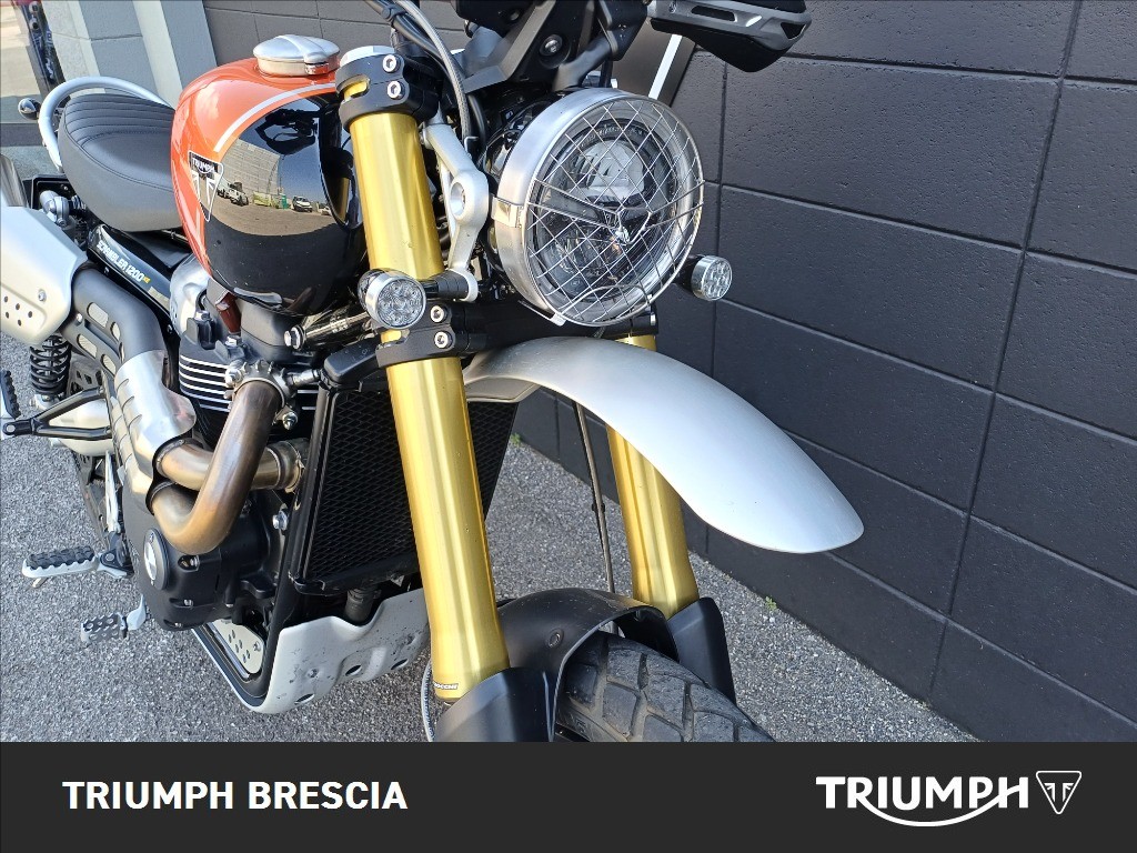 TRIUMPH Scrambler 1200 XE Baja Orange/Phantom Black Abs