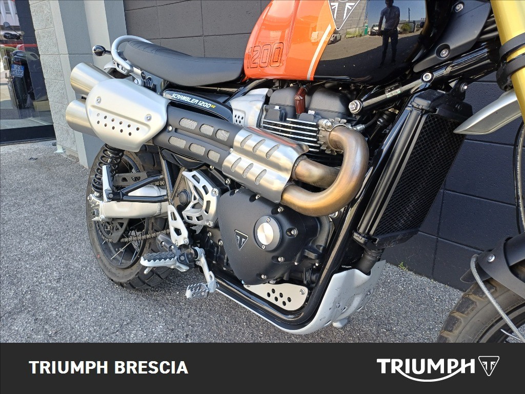 TRIUMPH Scrambler 1200 XE Baja Orange/Phantom Black Abs
