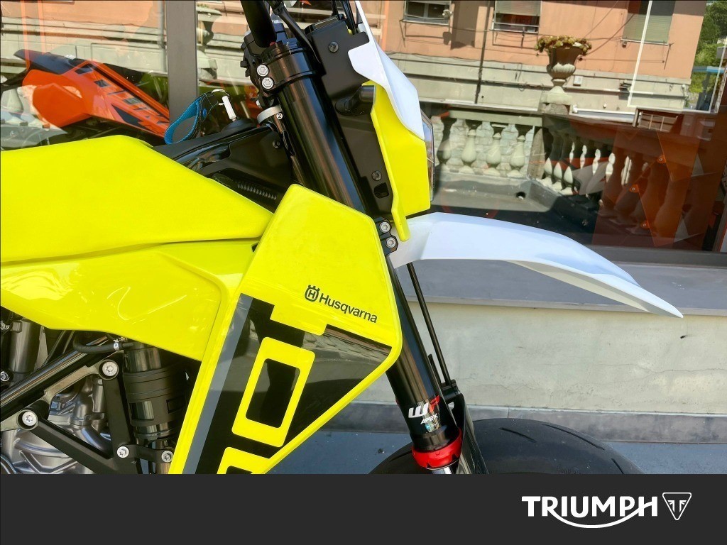 HUSQVARNA Supermoto 701 4T 