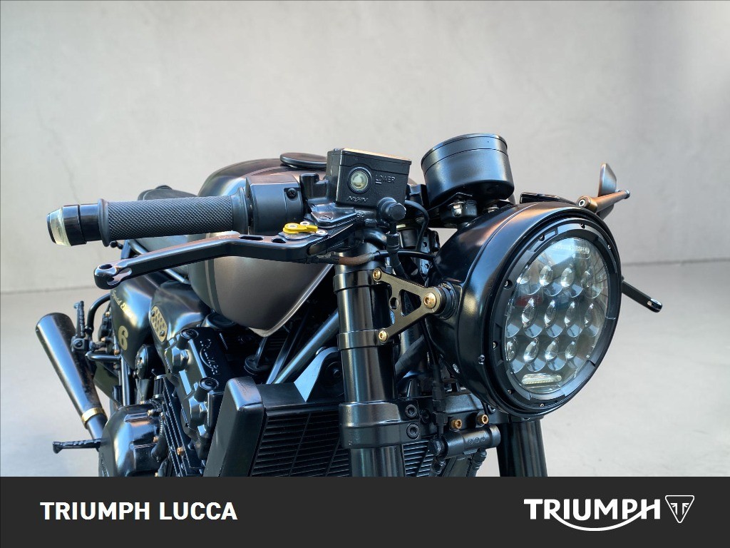 TRIUMPH Sprint 900 