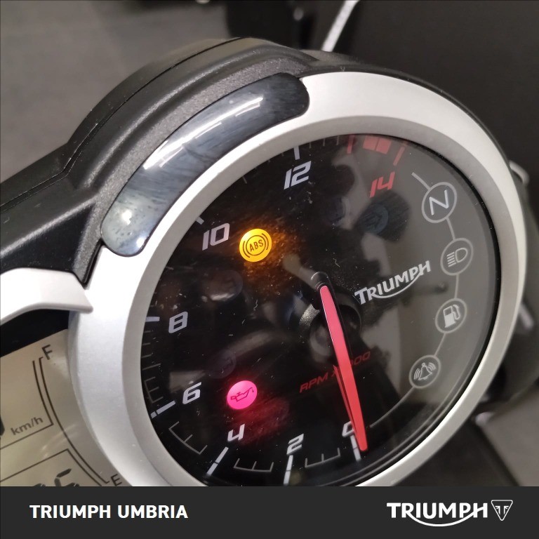 TRIUMPH Street Triple 675 Abs #3