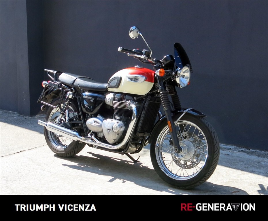 TRIUMPH Bonneville 900 T100 