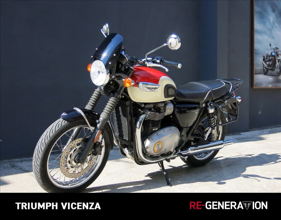 TRIUMPH Bonneville 900 T100 