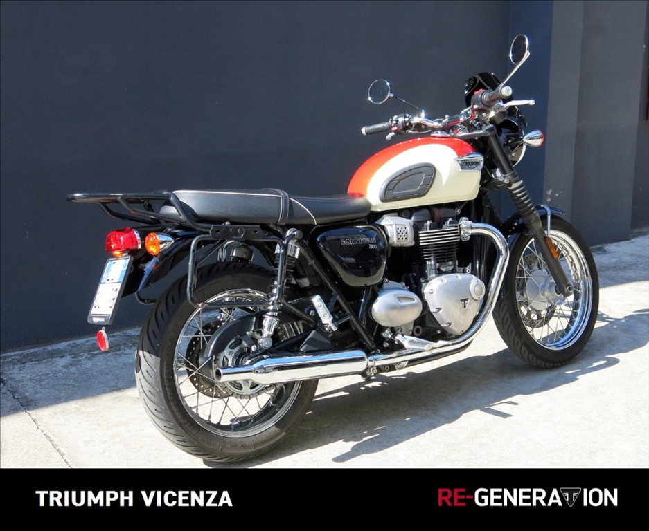 TRIUMPH Bonneville 900 T100 