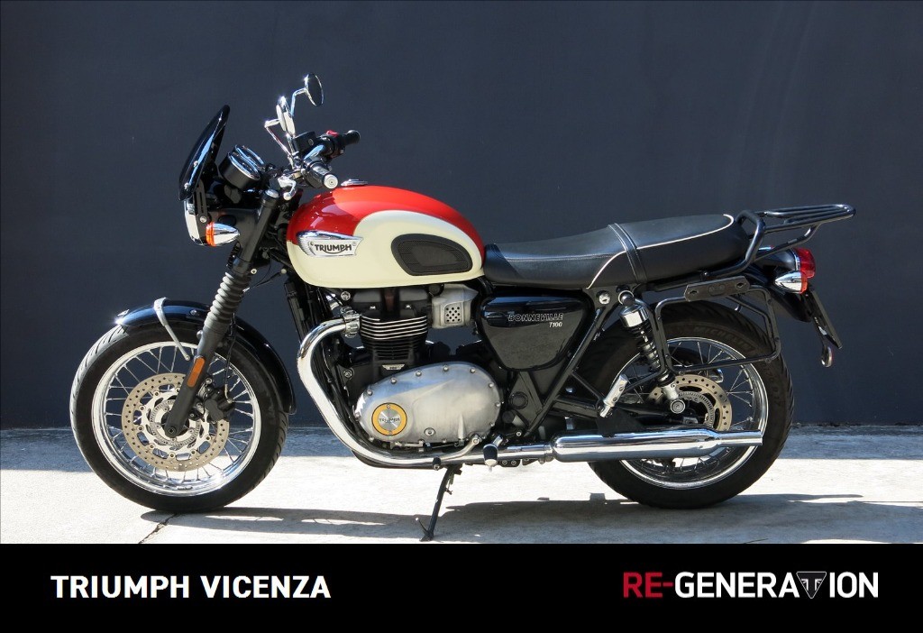 TRIUMPH Bonneville 900 T100 