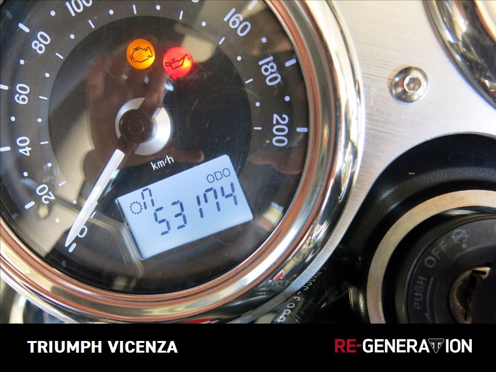 TRIUMPH Bonneville 900 T100 