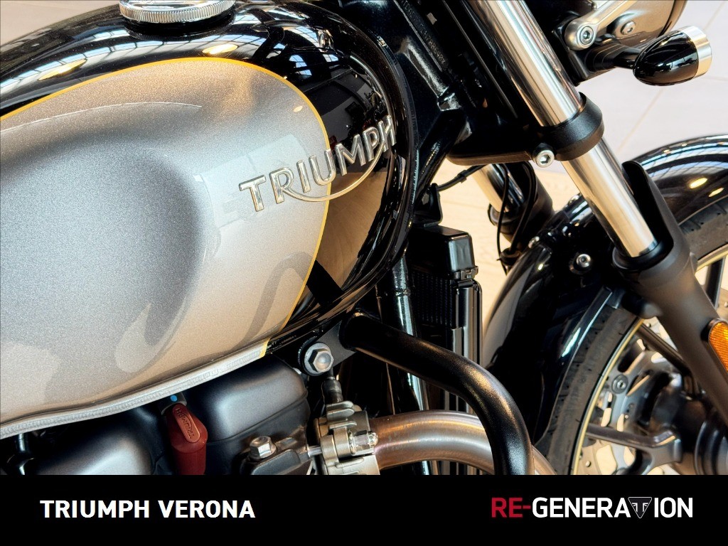 TRIUMPH Street Twin 900 
