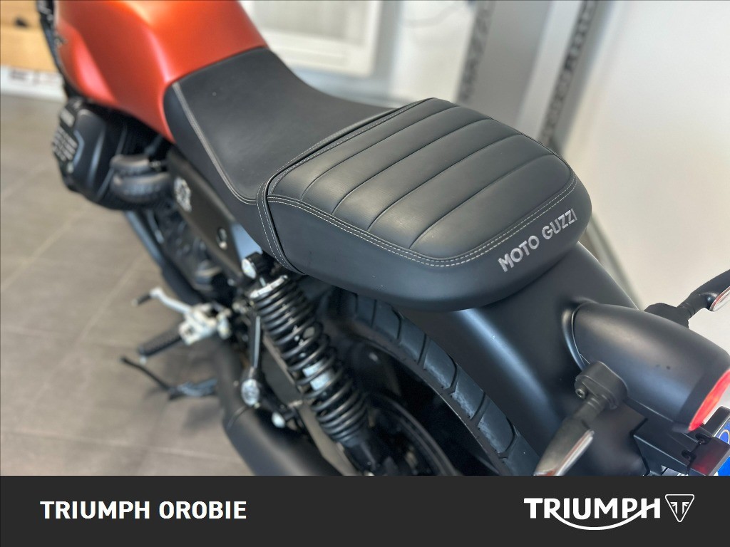 MOTO GUZZI V7 850 Stone Abs