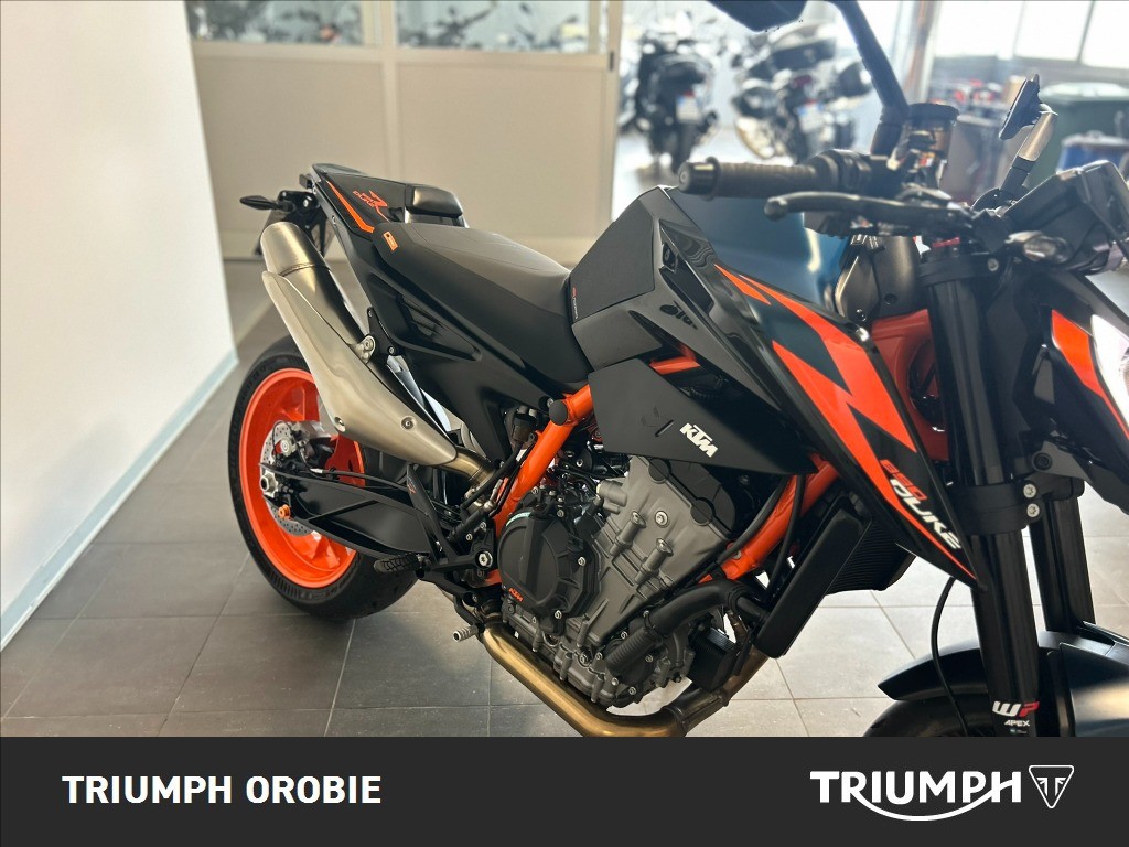 KTM 890 Duke R