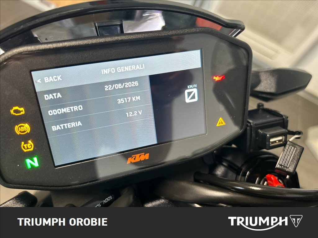 KTM 890 Duke R
