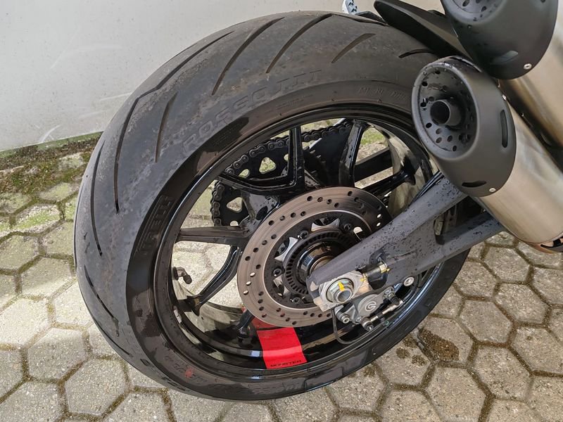 DUCATI Monster 937 plus Red