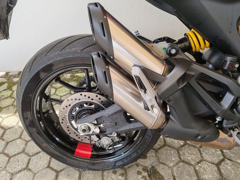 DUCATI Monster 937 plus Red