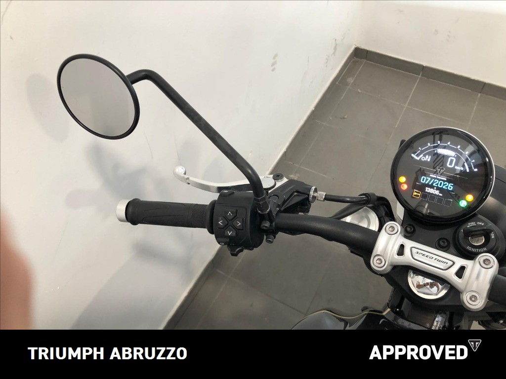 TRIUMPH Speed Twin 900 Phantom Black/Aurum Gold Abs