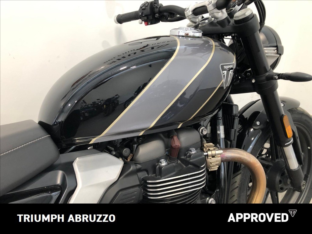 TRIUMPH Speed Twin 900 Phantom Black/Aurum Gold Abs