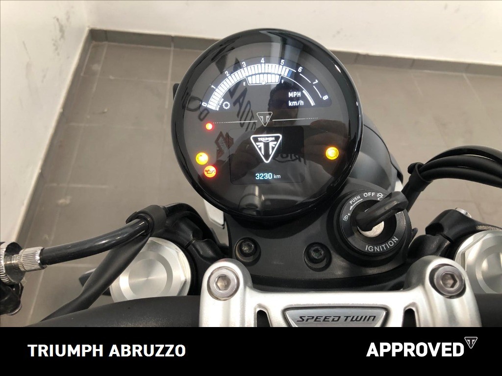 TRIUMPH Speed Twin 900 Phantom Black/Aurum Gold Abs