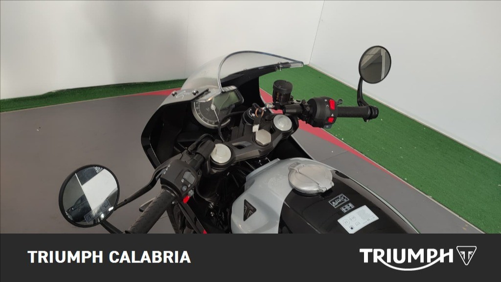 TRIUMPH Thruxton 400 Phantom Black / Aluminium Silver Abs
