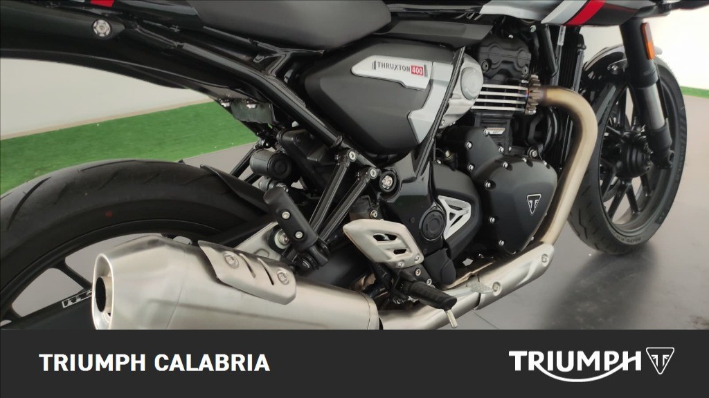 TRIUMPH Thruxton 400 Phantom Black / Aluminium Silver Abs