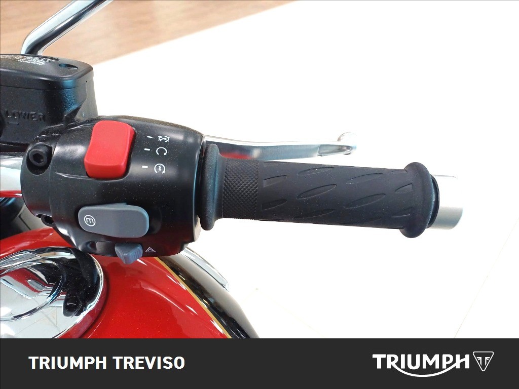 TRIUMPH Bonneville 900 T100 