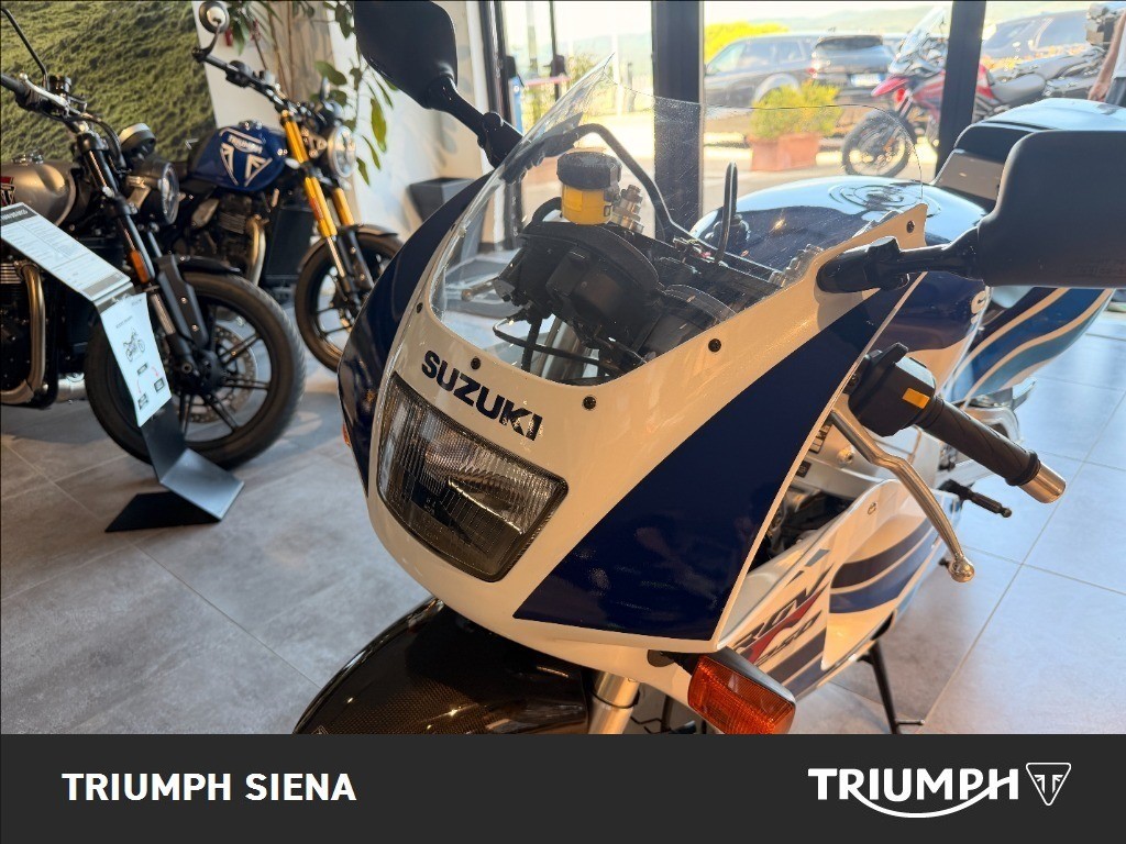 SUZUKI RGV 250 