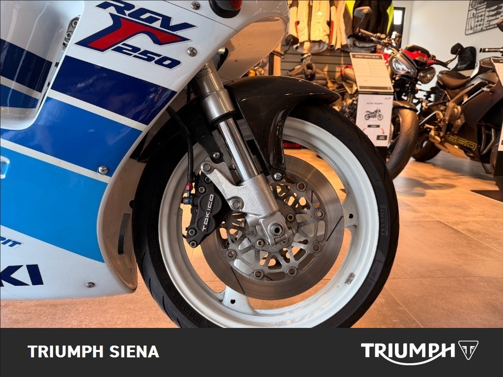 SUZUKI RGV 250 