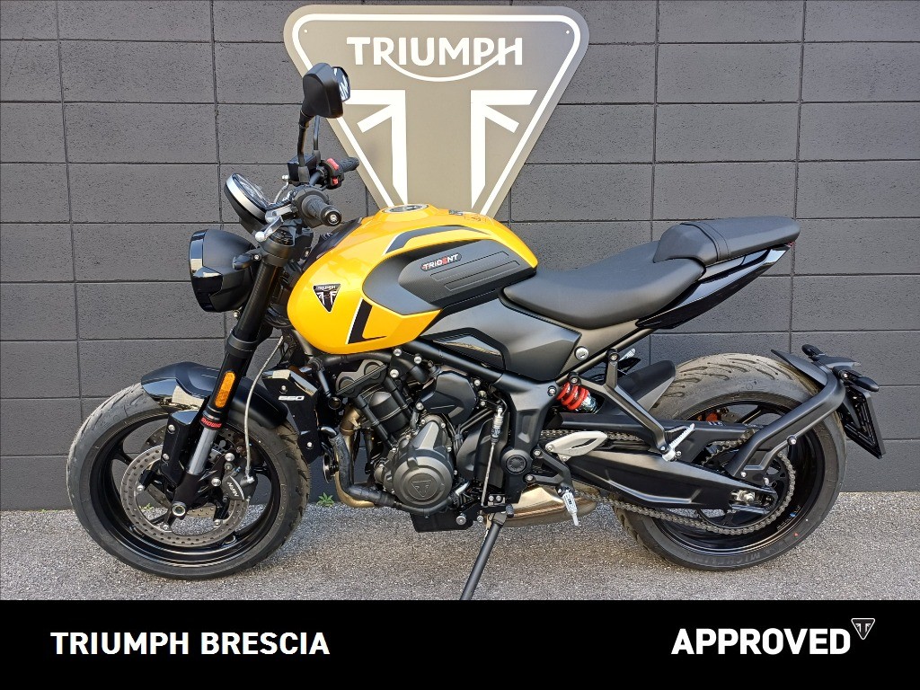 TRIUMPH Trident 660 Cosmic Yellow Abs