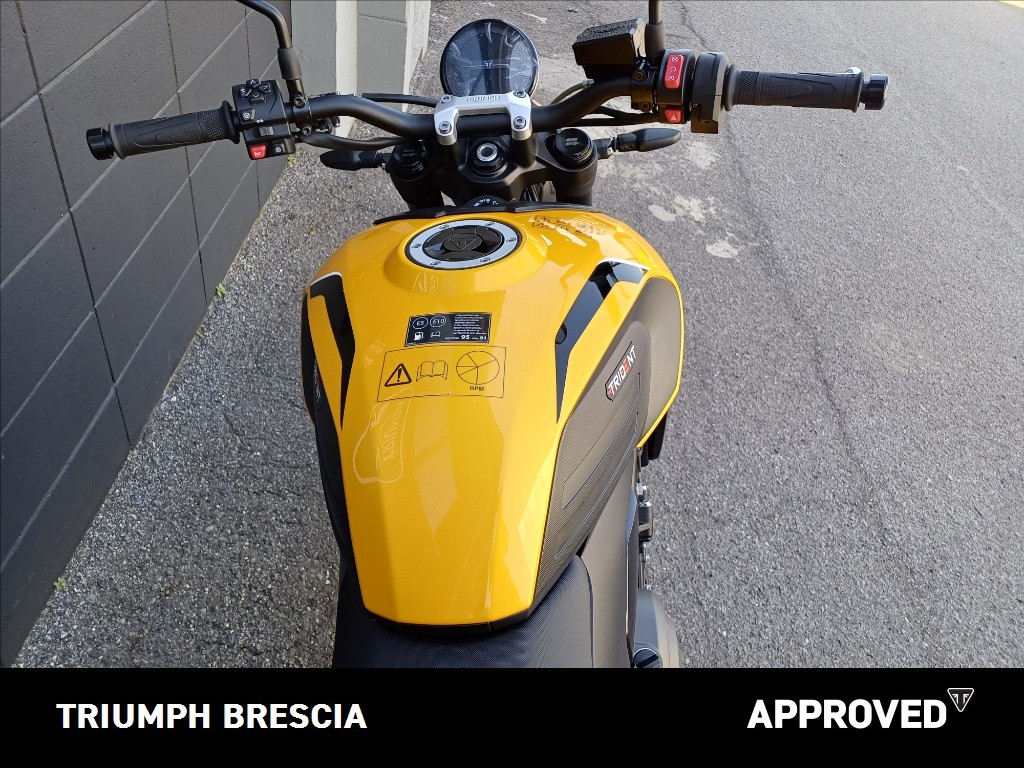 TRIUMPH Trident 660 Cosmic Yellow Abs