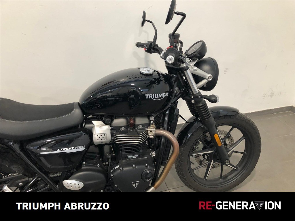 TRIUMPH Street Twin 900 