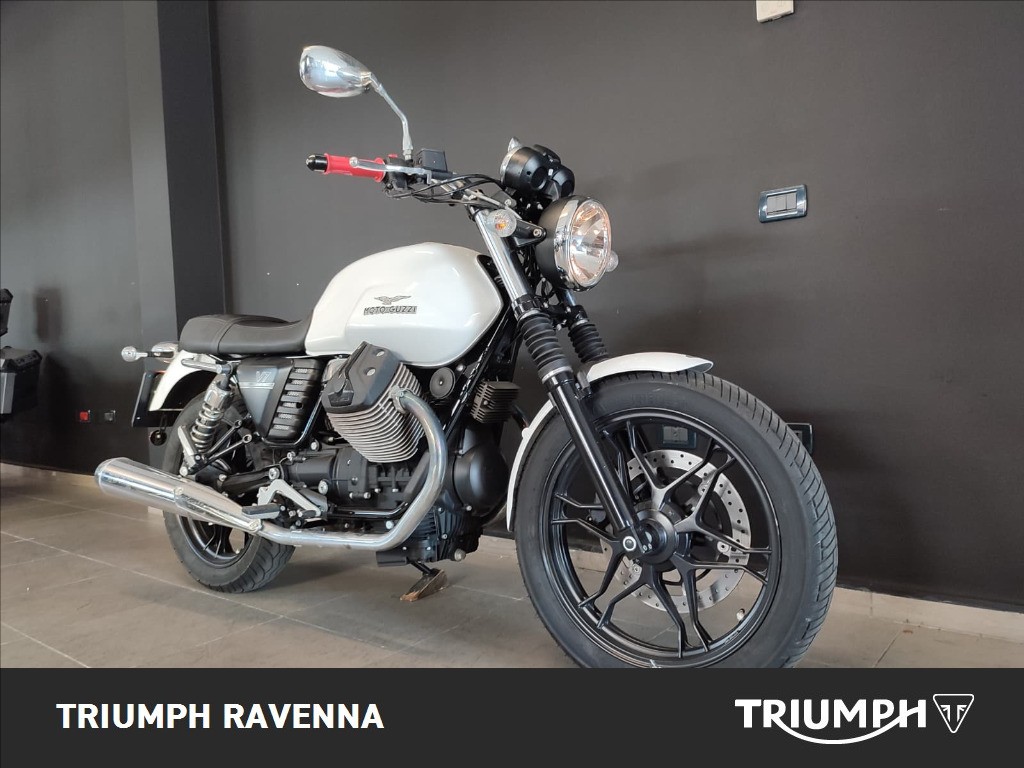 MOTO GUZZI V7 750 Stone