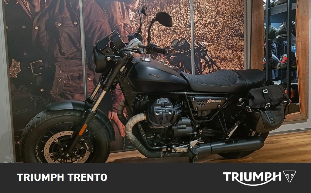MOTO GUZZI V9 850 Bobber #1