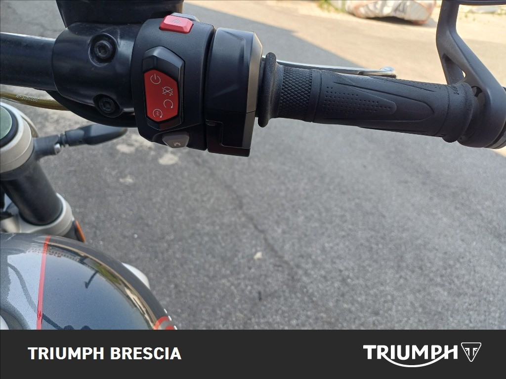 TRIUMPH Rocket III 2500 GT #7