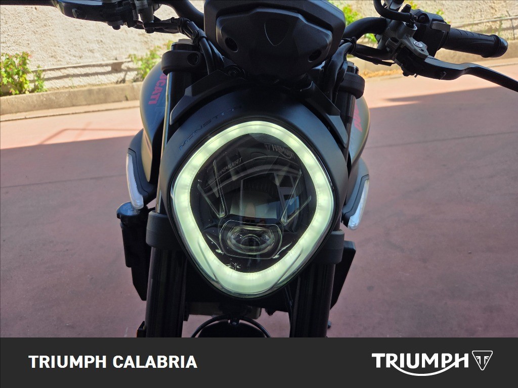 DUCATI Monster 937 Dark Stealth