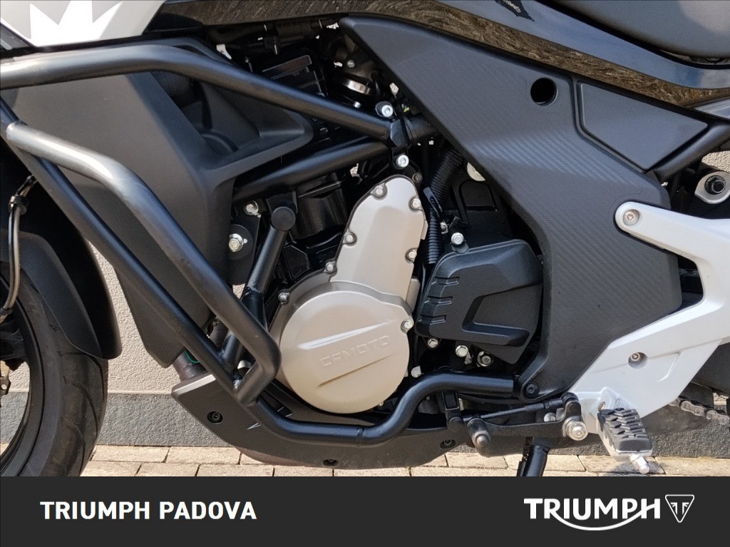 CFMOTO 650 MT Abs