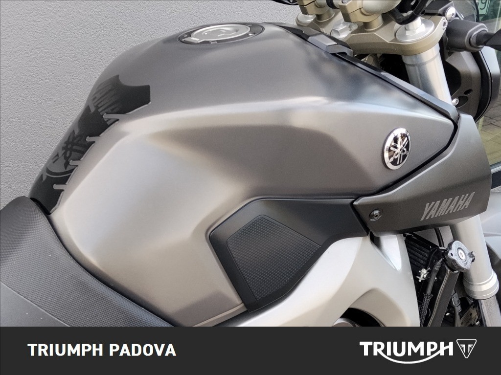 YAMAHA MT-09 850 Abs