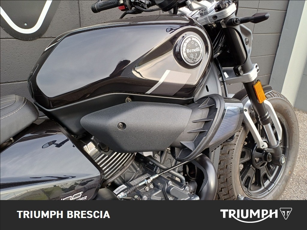 BENELLI Leoncino Bobber 400 