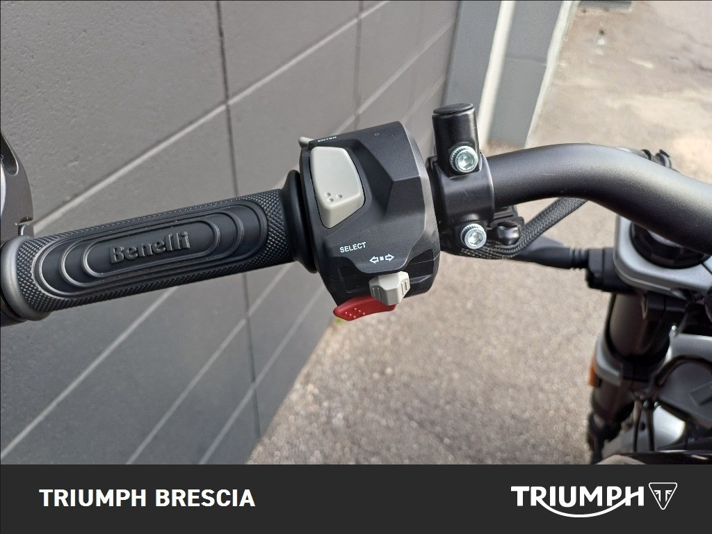 BENELLI Leoncino Bobber 400 