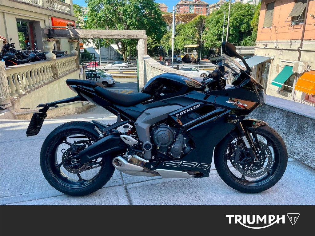 TRIUMPH Daytona 660 Sapphire Black Abs
